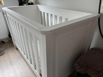 Ledikant met Pretura matras beschikbaar voor biedingen
