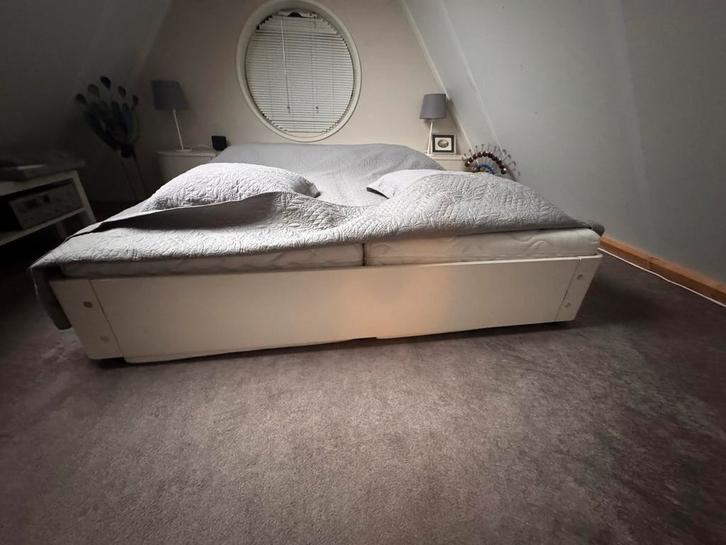 Auping Auronde 2-persoons bed 180x200 + nachtkastjes, Huis en Inrichting, Slaapkamer | Bedden, Gebruikt, Tweepersoons, 180 cm