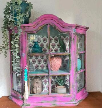 Boho retro vitrinekastje pronkkastje hangkastje roze beschikbaar voor biedingen