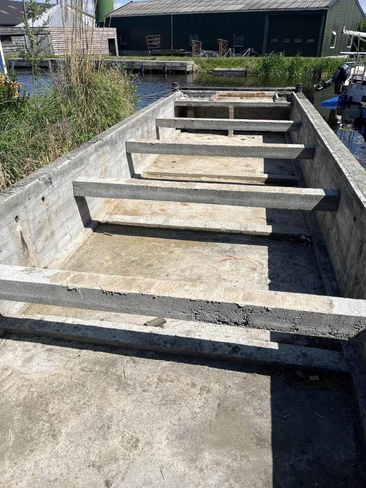 Betonnen bak 3.30 x 12 m, Diversen, Overige Diversen, Gebruikt, Ophalen