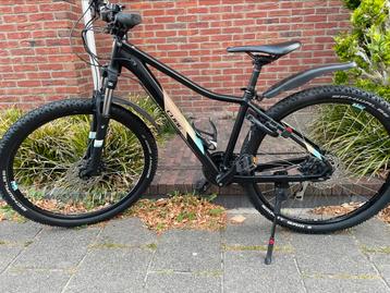 Cube access tiener mountainbike24versnellingen schijfremmen  beschikbaar voor biedingen