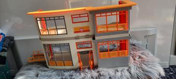 Grote Playmobil verzameling - Villa, Ziekenhuis, Hotel, etc. beschikbaar voor biedingen