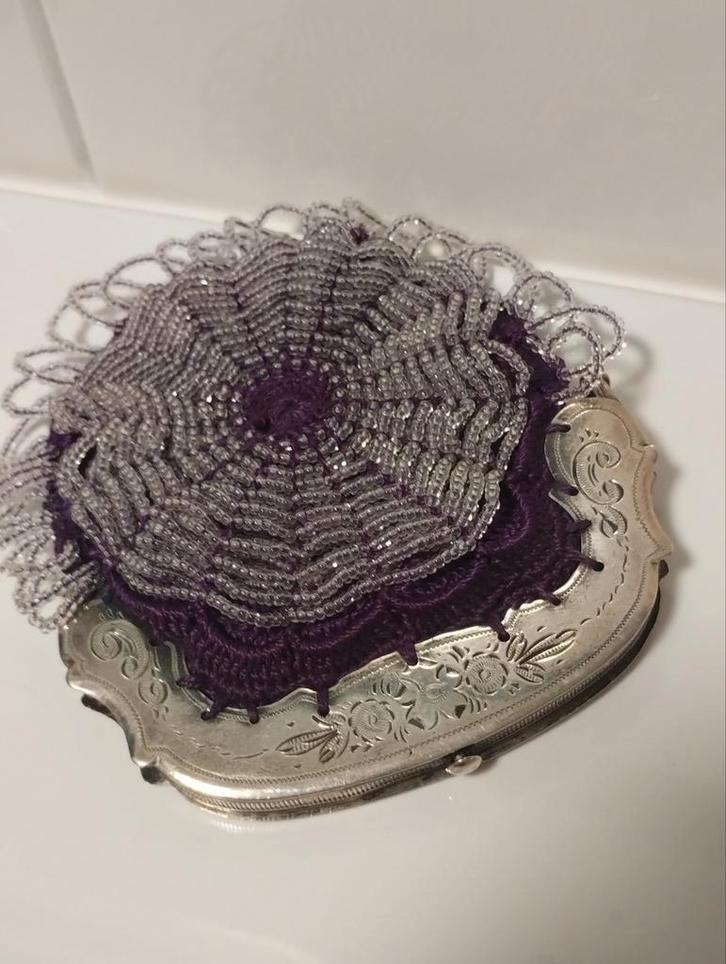 Antiek kralentasje met zilveren beugel 1878, Antiek en Kunst, Curiosa en Brocante, Ophalen of Verzenden