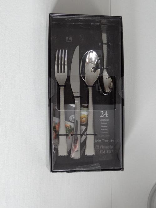 Amefa Livia Trendy Bestekset - 24-delig >Snelle Verzending!<, Huis en Inrichting, Keuken | Bestek, Nieuw, Bestekset, Rvs of Chroom
