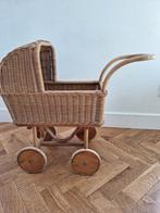 Mooi stevig rotan poppenwagen riet hout vintage kinderwagen, Kinderen en Baby's, Speelgoed | Poppen, Ophalen of Verzenden, Gebruikt