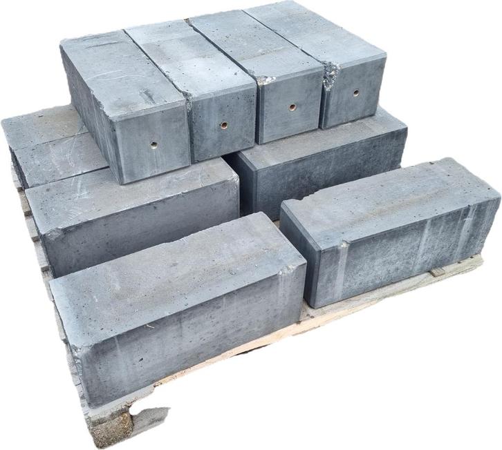 12 betonpoeren 22 x 22 x 58 cm - nr: D40, Tuin en Terras, Palen, Balken en Planken, Nieuw, Ophalen