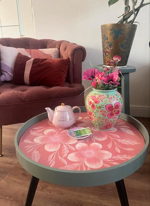 HANDBESCHILDERDE Ronde Bijzettafel met Bloemmotief, Huis en Inrichting, Tafels | Bijzettafels, Zo goed als nieuw, Rond, Minder dan 45 cm