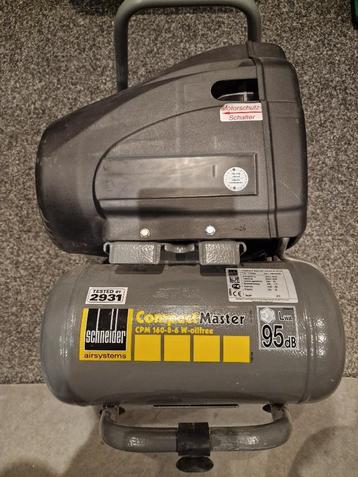 Schneidercompressor met Senco Bradtacker en verdere toebeh. beschikbaar voor biedingen
