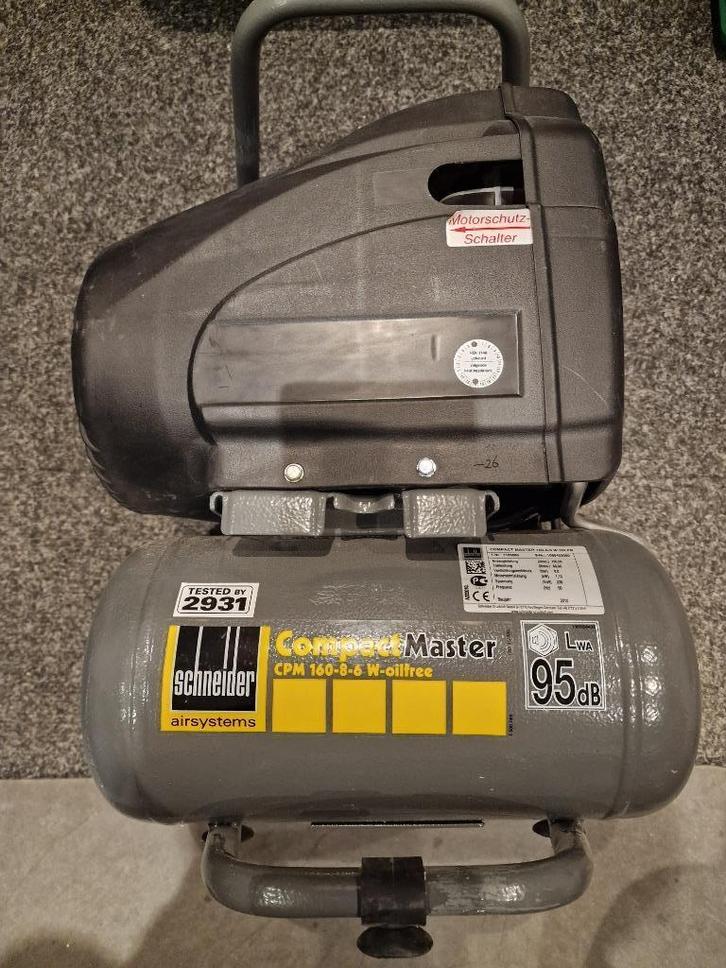 Schneidercompressor met Senco Bradtacker en verdere toebeh., Doe-het-zelf en Verbouw, Compressors, Zo goed als nieuw, 6 tot 10 bar