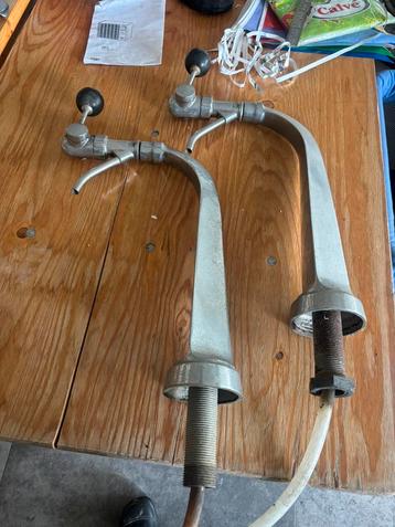 Te koop 2x tapkraan beschikbaar voor biedingen