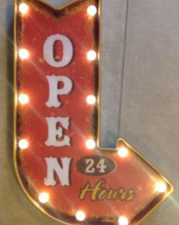 Veel verschillende modellen lichtgevende reclame borden. beschikbaar voor biedingen