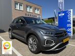 Volkswagen T-Roc 1.5 TSI 150pk DSG Black-Style l ACC l BLIS, 4 cilinders, 150 pk, SUV of Terreinwagen, Leder en Alcantara