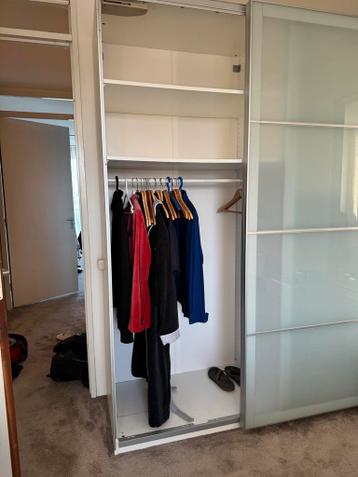 Ruime schuifdeurkast met veel opbergruimte Ikea Pax - afbeelding 3