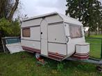 Kip K 370 retro vintage caravan te koop! 1980, Caravans en Kamperen, Caravans, Omvormbare zithoek, Treinzit, Particulier, 500 - 750 kg