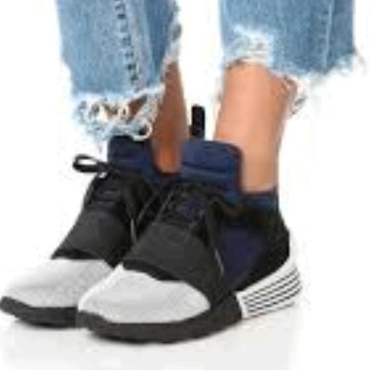 Kendall & Kylie sneakers, mt 39/40, Kleding | Dames, Schoenen, Zo goed als nieuw, Sneakers of Gympen, Blauw, Ophalen of Verzenden