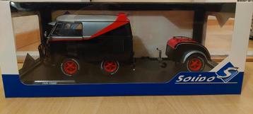 Volkswagen Transporter cool combi met aanhanger 1:18 beschikbaar voor biedingen