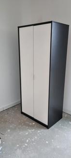 Gratis Werkkast met schappen - Uiterlijk 31 december ophalen, Ophalen, Overige materialen, Gebruikt, Meerdere deuren