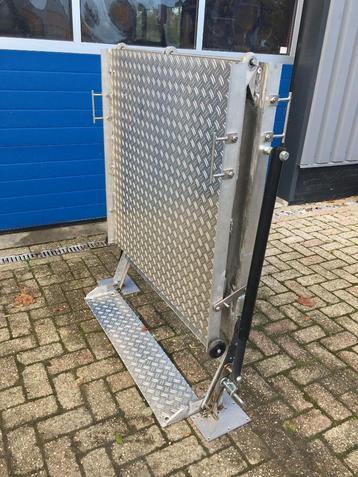 Opklapbare oprijplaat / laadbrug – 1 m  2,1 m bestelwagen beschikbaar voor biedingen