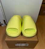 Adidas Yeezy Slide Glow Green, Kleding | Heren, Schoenen, Slippers, Overige kleuren, Nieuw, Ophalen of Verzenden