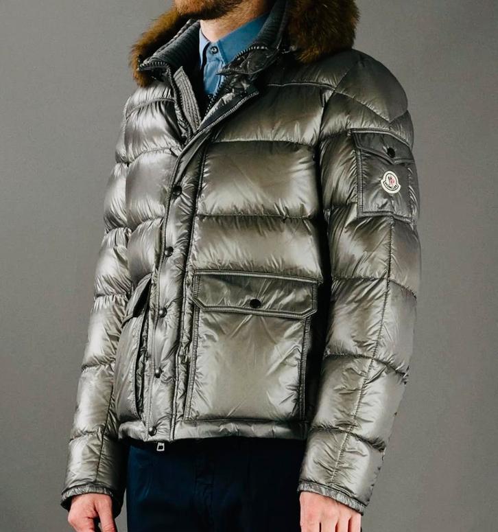 Bijna nieuwe ORIGINELE Moncler jas khaki maat 1 / S ZGAN, Kleding | Heren, Jassen | Winter, Zo goed als nieuw, Groen, Ophalen of Verzenden