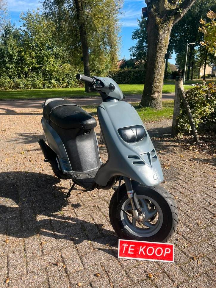 Piaggio/Gilera typhoon 70cc, Fietsen en Brommers, Scooters | Piaggio, Zo goed als nieuw, Overige modellen, Maximaal 45 km/u, Tweetakt