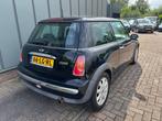 Mini Mini 1.6 Cooper Pepper NAP//AIRCO//CRUISE//ELEC.RAMEN, Auto's, Voorwielaandrijving, Gebruikt, Zwart, 4 cilinders