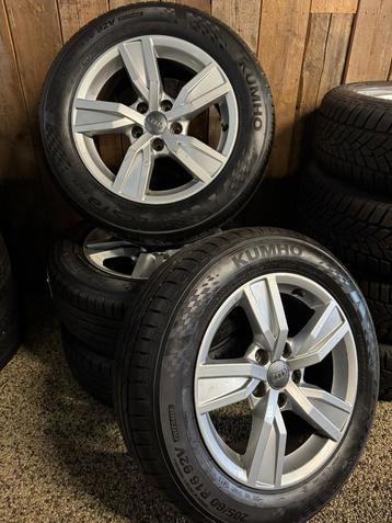 Audi A4 Kumho 205/60 R16 92V beschikbaar voor biedingen