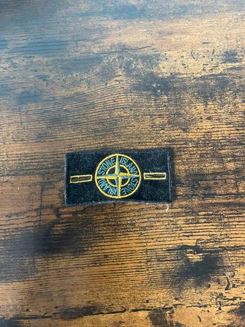 Stone island logo beschikbaar voor biedingen