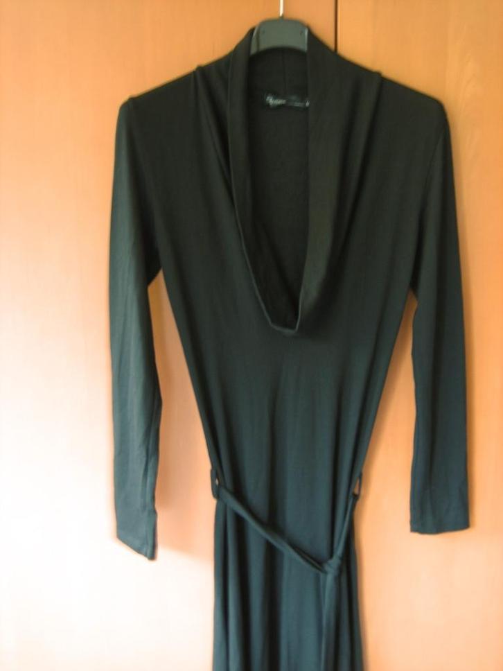 Prachtige zwarte jurk of tuniek ZAATXCHI 36-38 Snazzeys, Kleding | Dames, Jurken, Nieuw, Maat 36 (S), Zwart, Onder de knie, Verzenden
