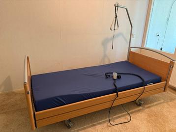 Zorgbed, éénpersoons, 200 X 90 cm beschikbaar voor biedingen