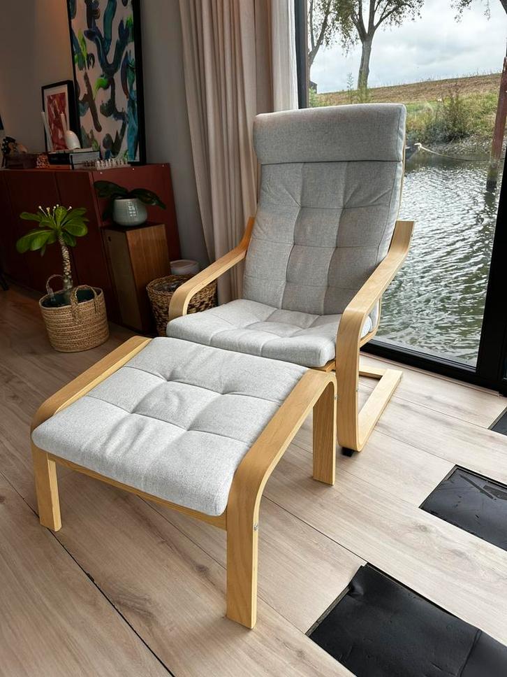 IKEA POÄNG Fauteuil en voetenbank, Huis en Inrichting, Fauteuils, Zo goed als nieuw, Ophalen
