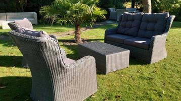 Hele mooie landelijke tuinset met erg mooie set kussens  beschikbaar voor biedingen