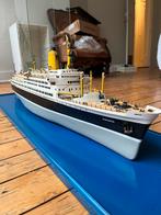 Houten scheepsmodel – MS Bremen (ca. 106 cm) in vitrine, Hobby en Vrije tijd, Ophalen, Zo goed als nieuw