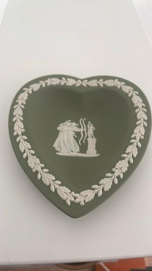 Wedgwood Engeland Jasperware Schaaltje Groen Sage Hartvormig, Antiek en Kunst, Antiek | Servies los, Ophalen of Verzenden