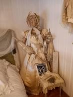 Antiek Mannequin Van Gips en Antieke Kleding ,GERESERVEERD, Ophalen