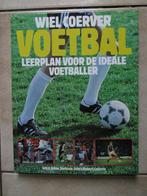 Wiel Coerver - Voetbal Leerplan Voor De Ideale Voetballer., Ophalen of Verzenden, Gelezen, Balsport