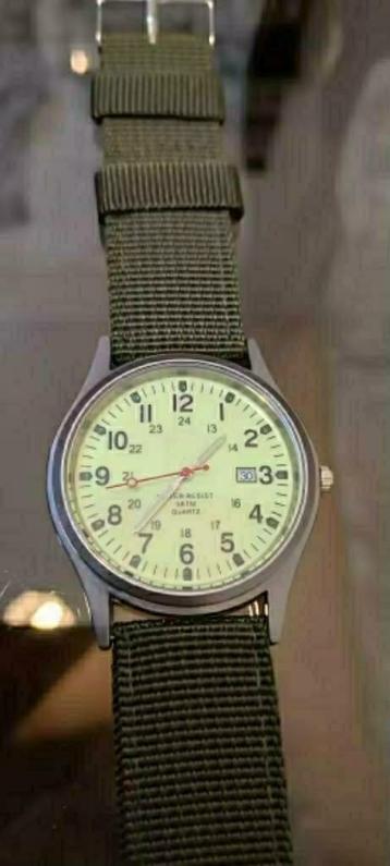 Legerhorloge beige bruin uraniumgroen 's nachts afleesbaar beschikbaar voor biedingen