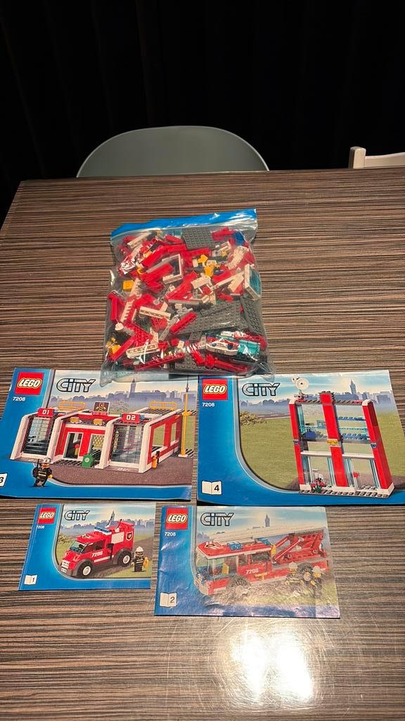 Lego city 7208 Brandweerkazerne, Kinderen en Baby's, Speelgoed | Duplo en Lego, Zo goed als nieuw, Lego, Complete set, Ophalen of Verzenden