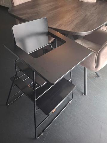 Budtzbendix kinderstoel met tray beschikbaar voor biedingen