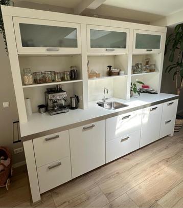 Keuken met kookeiland ATAG beschikbaar voor biedingen
