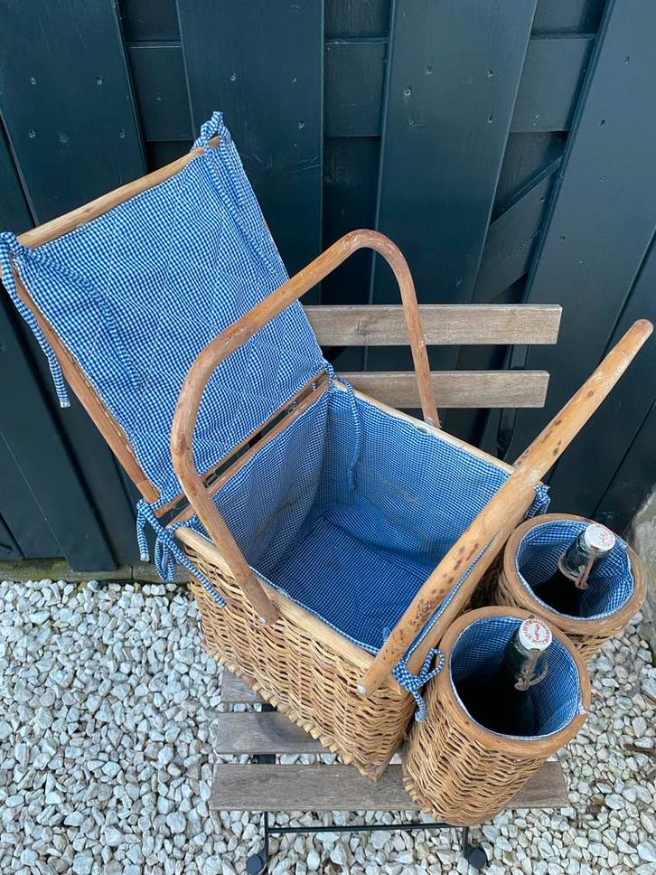 Vintage Franse Picknickmand met Flessenhouders, Antiek en Kunst, Curiosa en Brocante, Ophalen of Verzenden