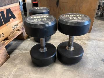 2 x 22,5 kg inptec rubberen dumbells dumbbell set gewichten beschikbaar voor biedingen