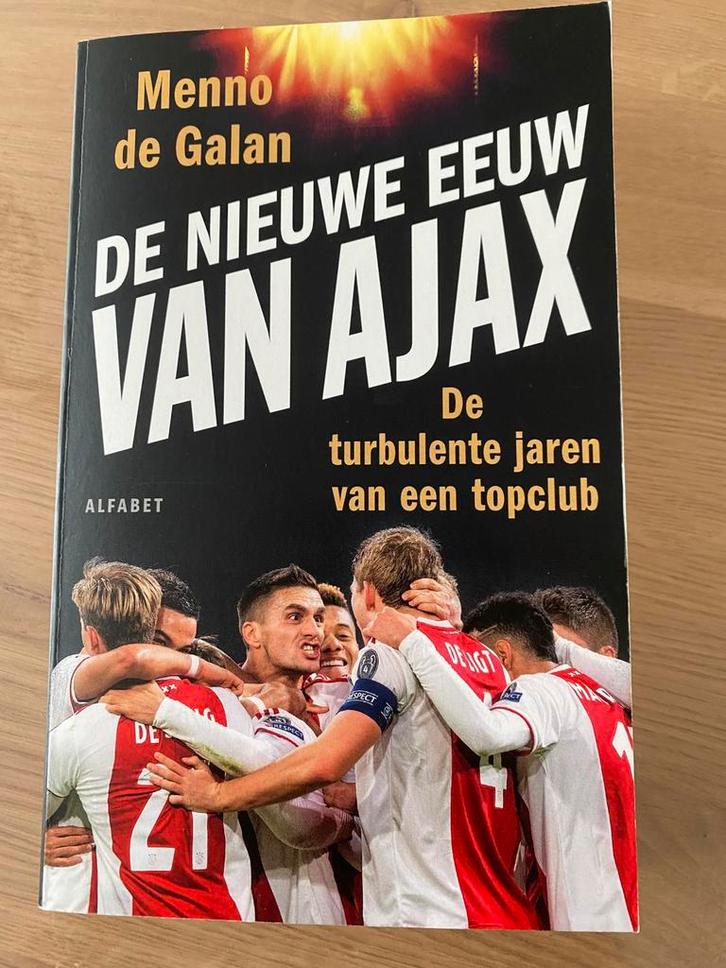 Menno de Galan - De nieuwe eeuw van Ajax, Boeken, Overige Boeken, Zo goed als nieuw, Ophalen of Verzenden