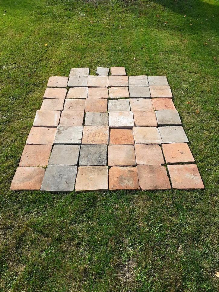 antieke handgebakken vloertegels ongeveer 20 x 20 cm, Doe-het-zelf en Verbouw, Tegels, Gebruikt, Vloertegels, Keramiek, 20 tot 40 cm