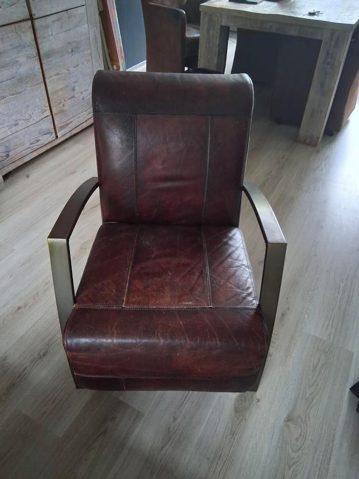 2x Vintage Leren Stoel met Metalen Frame, Huis en Inrichting, Fauteuils, Gebruikt, Leer, Metaal, 50 tot 75 cm, 75 tot 100 cm, Ophalen