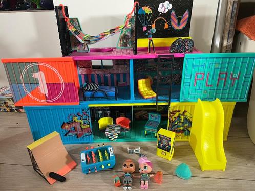 LOL Clubhuis, Kinderen en Baby's, Speelgoed | Poppenhuizen, Zo goed als nieuw, Poppenhuis, Ophalen of Verzenden