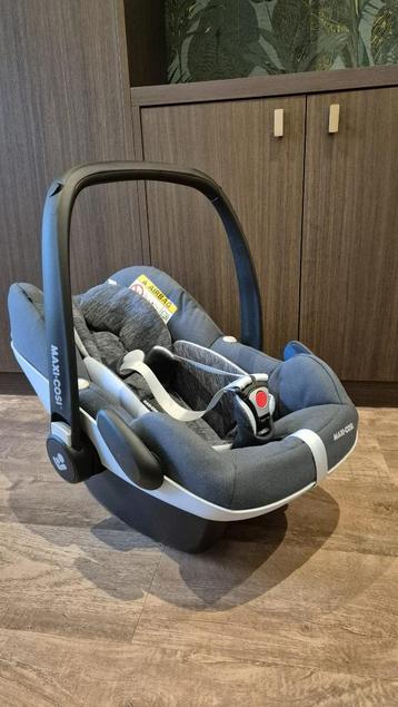 Maxi-Cosi Pebble Pro i-Size + 2x Isofix base – complete set beschikbaar voor biedingen