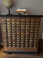 Industriële ijzerwarenwinkel kast 96 lades apothekerskast, Gebruikt, 100 tot 150 cm, Ophalen of Verzenden, Metaal