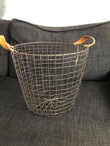 Draadmand nieuw groot decoratief boeren aardappelmand beschikbaar voor biedingen