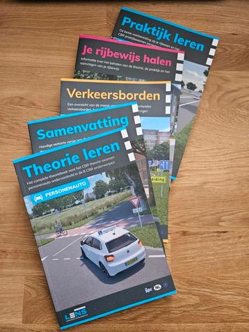 Theorieboek pakket rijbewijs B + online praktijkexamens beschikbaar voor biedingen